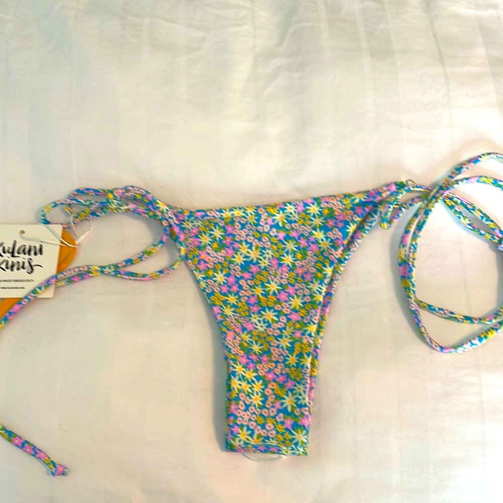NWT kulani kinis side tie thong